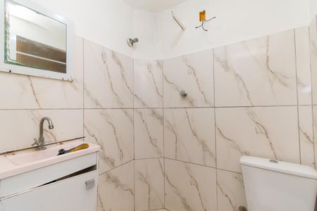 Banheiro de kitnet/studio para alugar com 1 quarto, 25m² em Liberdade, São Paulo