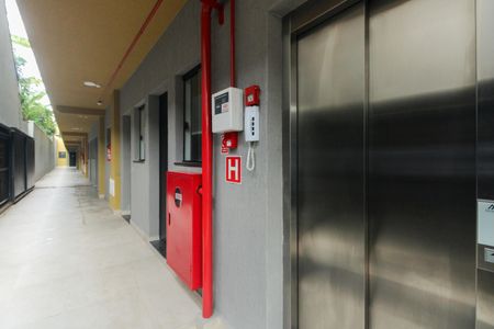 Apartamento à venda com 33m², 2 quartos e sem vagaÁrea comum