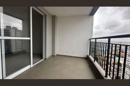 Apartamento à venda com 26m², 1 quarto e 1 vaga Apartamento à venda com 26m², 1 quarto e 1 vagaVaranda