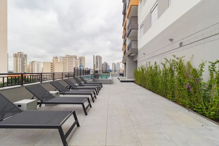 Studio à venda com 26m², 1 quarto e 1 vaga Studio à venda com 26m², 1 quarto e 1 vagaPiscina