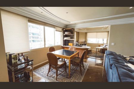 Apartamento à venda com 234m², 5 quartos e 4 vagasSala