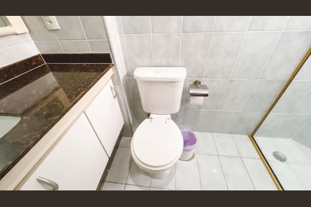 Apartamento à venda com 234m², 5 quartos e 4 vagasBanheiro da Suíte 2