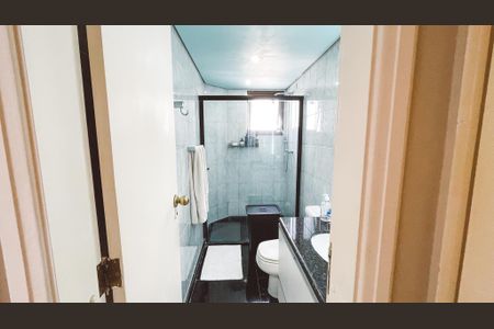 Apartamento à venda com 234m², 5 quartos e 4 vagasBanheiro da Suíte 1