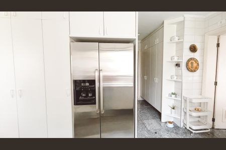 Apartamento à venda com 234m², 5 quartos e 4 vagasCozinha