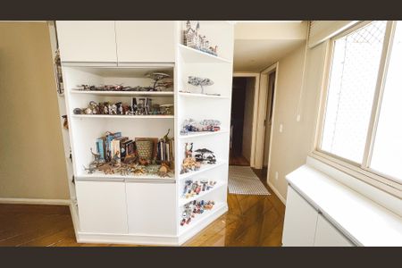 Apartamento à venda com 234m², 5 quartos e 4 vagasSala