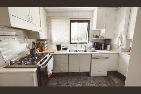 Apartamento à venda com 234m², 5 quartos e 4 vagasCozinha