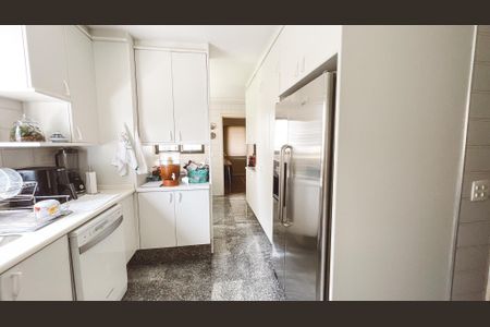 Apartamento à venda com 234m², 5 quartos e 4 vagasCozinha