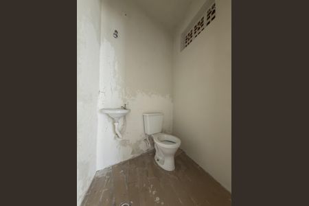 Casa à venda com 140m², 2 quartos e 1 vaga Casa à venda com 140m², 2 quartos e 1 vagaBanheiro