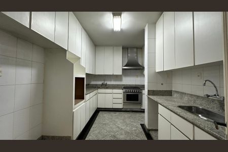 Apartamento à venda com 296m², 4 quartos e 1 vagaCozinha