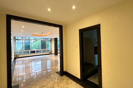 Apartamento à venda com 296m², 4 quartos e 1 vagaEntrada