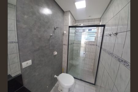 Banheiro de apartamento para alugar com 1 quarto, 40m² em Centro, São Vicente