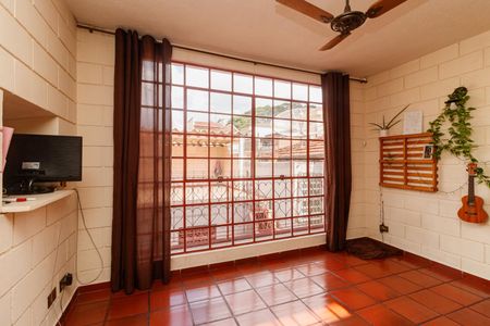 Casa à venda com 150m², 3 quartos e 2 vagas Casa à venda com 150m², 3 quartos e 2 vagasSala 2