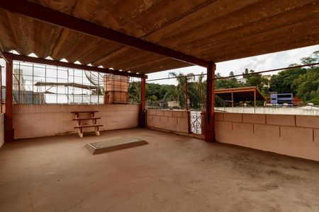 Casa à venda com 150m², 3 quartos e 2 vagas Casa à venda com 150m², 3 quartos e 2 vagasÁrea externa