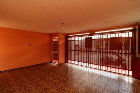 Casa à venda com 150m², 3 quartos e 2 vagas Casa à venda com 150m², 3 quartos e 2 vagasGaragem