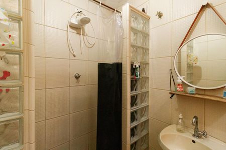 Casa à venda com 150m², 3 quartos e 2 vagas Casa à venda com 150m², 3 quartos e 2 vagasBanheiro