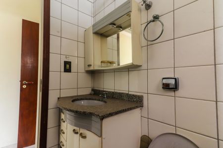 Banheiro Social de casa para alugar com 3 quartos, 112m² em Vila Antonio, São Paulo