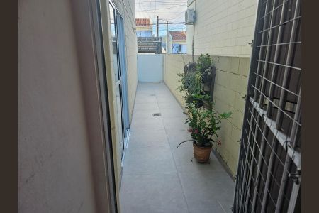 Casa de condomínio à venda com 80m², 3 quartos e 2 vagasCorredor