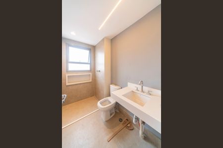 Apartamento à venda com 227m², 3 quartos e 4 vagasBanheiro do Quarto 2