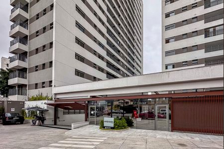 Apartamento à venda com 227m², 3 quartos e 4 vagasFachada e portaria