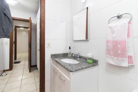 Casa de condomínio à venda com 340m², 3 quartos e 2 vagasBanheiro 2