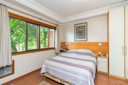 Casa de condomínio à venda com 340m², 3 quartos e 2 vagasSuíte