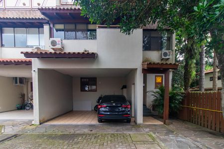 Casa de condomínio à venda com 340m², 3 quartos e 2 vagasFachada