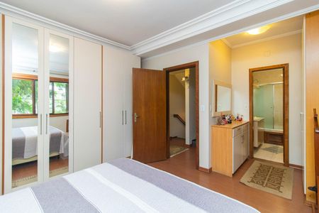 Casa de condomínio à venda com 340m², 3 quartos e 2 vagasSuíte