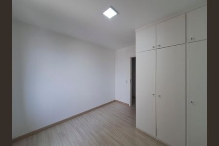 Apartamento à venda com 187m², 4 quartos e 3 vagasQuarto 2