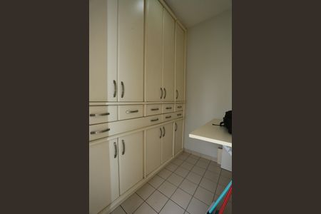 Apartamento à venda com 105m², 3 quartos e 3 vagas Apartamento à venda com 105m², 3 quartos e 3 vagasÁrea de Serviço