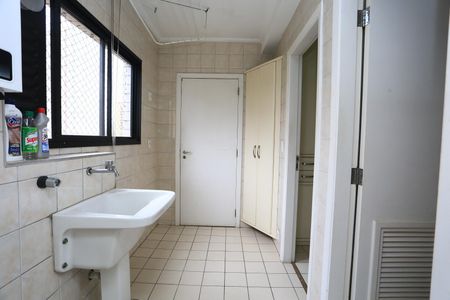 Apartamento à venda com 105m², 3 quartos e 3 vagas Apartamento à venda com 105m², 3 quartos e 3 vagasÁrea de Serviço