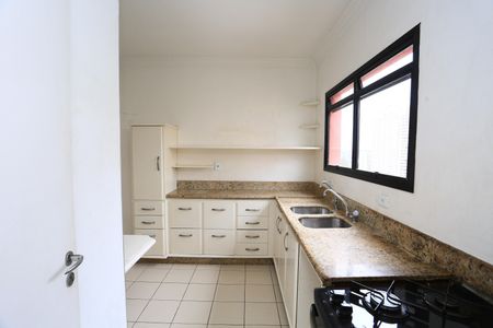 Apartamento à venda com 105m², 3 quartos e 3 vagas Apartamento à venda com 105m², 3 quartos e 3 vagascozinha