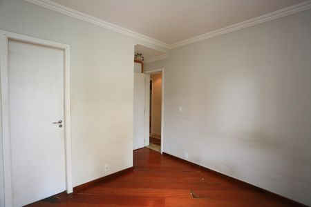 Apartamento à venda com 105m², 3 quartos e 3 vagas Apartamento à venda com 105m², 3 quartos e 3 vagassuíte