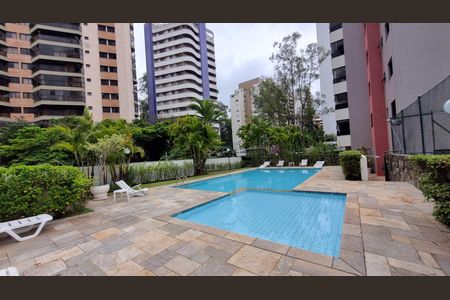 Apartamento à venda com 105m², 3 quartos e 3 vagas Apartamento à venda com 105m², 3 quartos e 3 vagasÁrea comum - Piscina