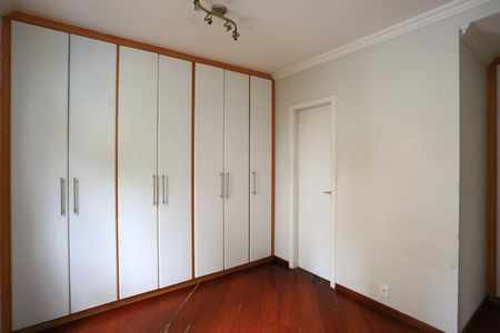 Apartamento à venda com 105m², 3 quartos e 3 vagas Apartamento à venda com 105m², 3 quartos e 3 vagassuíte