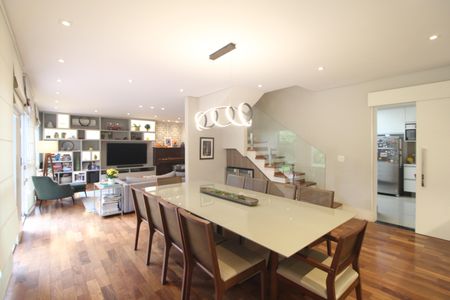 Casa de condomínio à venda com 270m², 3 quartos e 4 vagasSala 2