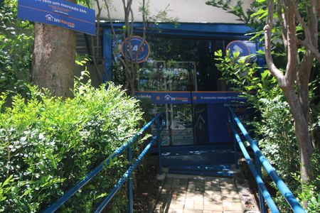 Casa de condomínio à venda com 270m², 3 quartos e 4 vagasMercadinho