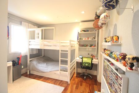 Casa de condomínio à venda com 270m², 3 quartos e 4 vagasSuíte 3