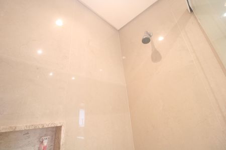 Casa de condomínio à venda com 270m², 3 quartos e 4 vagasBanheiro da suíte 2