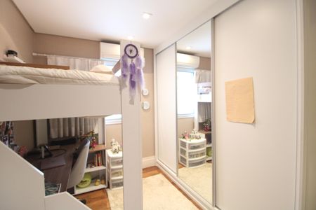 Casa de condomínio à venda com 270m², 3 quartos e 4 vagasSuíte 2