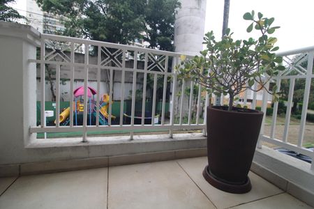 Casa de condomínio à venda com 270m², 3 quartos e 4 vagasSacada da suíte 1