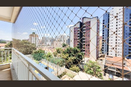 Apartamento à venda com 105m², 3 quartos e 2 vagas Apartamento à venda com 105m², 3 quartos e 2 vagasVaranda