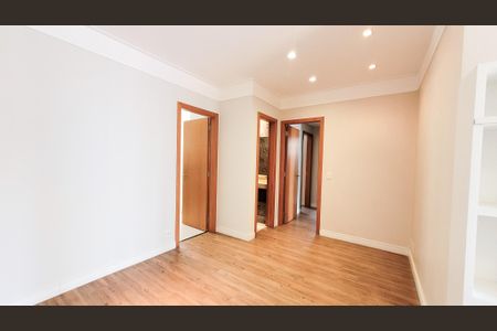 Sala de apartamento à venda com 3 quartos, 105m² em Vila Itapura, Campinas