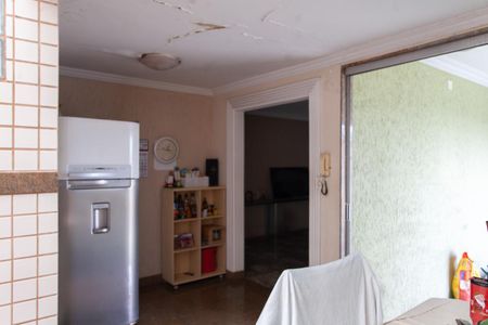 Casa à venda com 340m², 3 quartos e 2 vagas Casa à venda com 340m², 3 quartos e 2 vagasCozinha