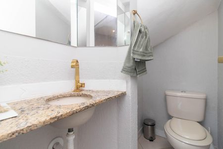 Casa de condomínio à venda com 140m², 3 quartos e 1 vagaLavabo