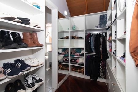 Casa de condomínio à venda com 140m², 3 quartos e 1 vagaSuíte