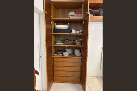 Apartamento à venda com 259m², 5 quartos e 4 vagas Apartamento à venda com 259m², 5 quartos e 4 vagascristaleira