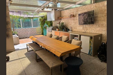 Apartamento à venda com 259m², 5 quartos e 4 vagas Apartamento à venda com 259m², 5 quartos e 4 vagasprivativa