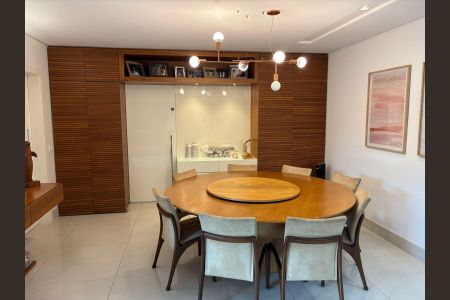 Apartamento à venda com 259m², 5 quartos e 4 vagas Apartamento à venda com 259m², 5 quartos e 4 vagassala