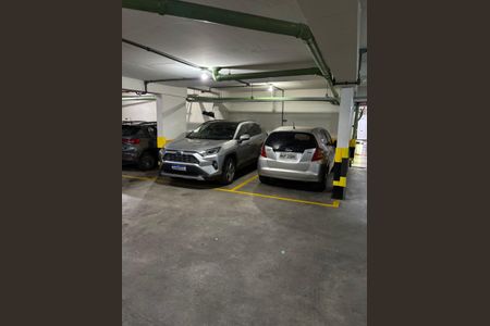 Apartamento à venda com 259m², 5 quartos e 4 vagas Apartamento à venda com 259m², 5 quartos e 4 vagasvagas