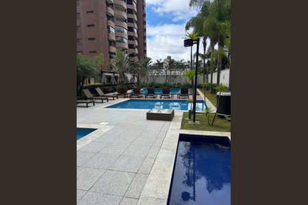 Apartamento à venda com 259m², 5 quartos e 4 vagas Apartamento à venda com 259m², 5 quartos e 4 vagasÁrea comum - Piscina